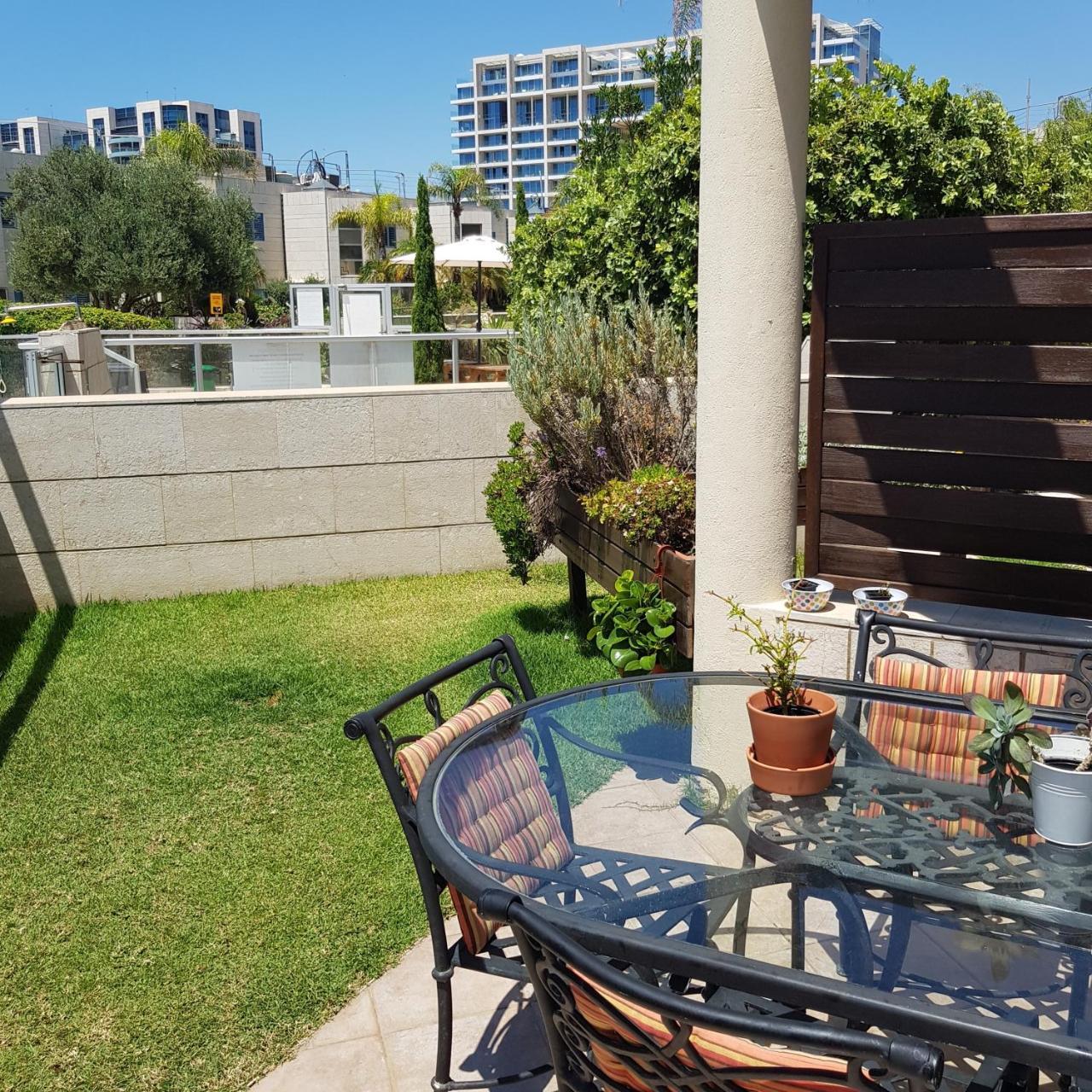 Israel Marina Village, Garden Vacation Apartment Herzelia Dış mekan fotoğraf